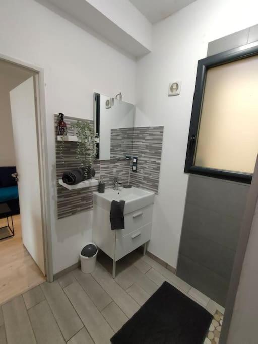 Apartamento Patio Cosy Thizy-les-Bourgs Exterior foto